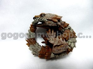 Armadillo Lizard Scale 1:1 Miniature Model (Roll Position)